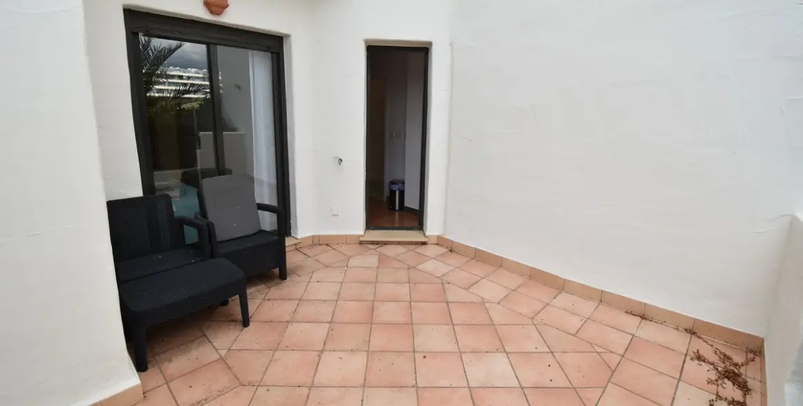 Продажа апартаментов на первом этаже в Estepona 6