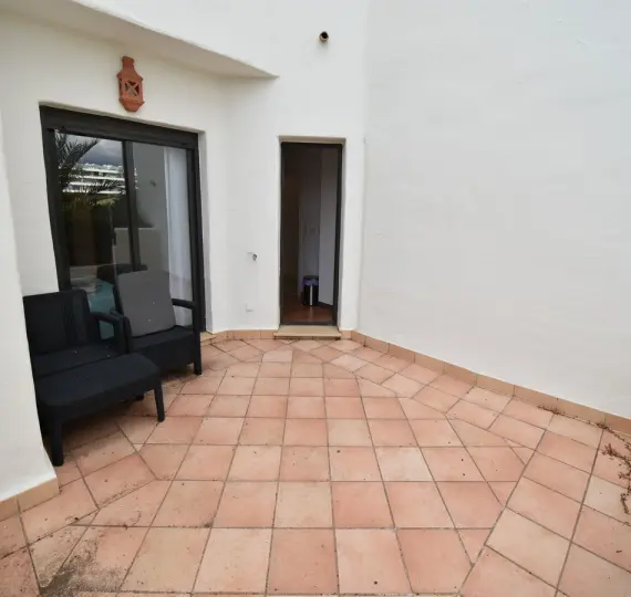 Продажа апартаментов на первом этаже в Estepona