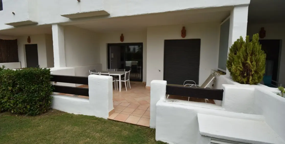Sale of ground floor apartment in Estepona 35