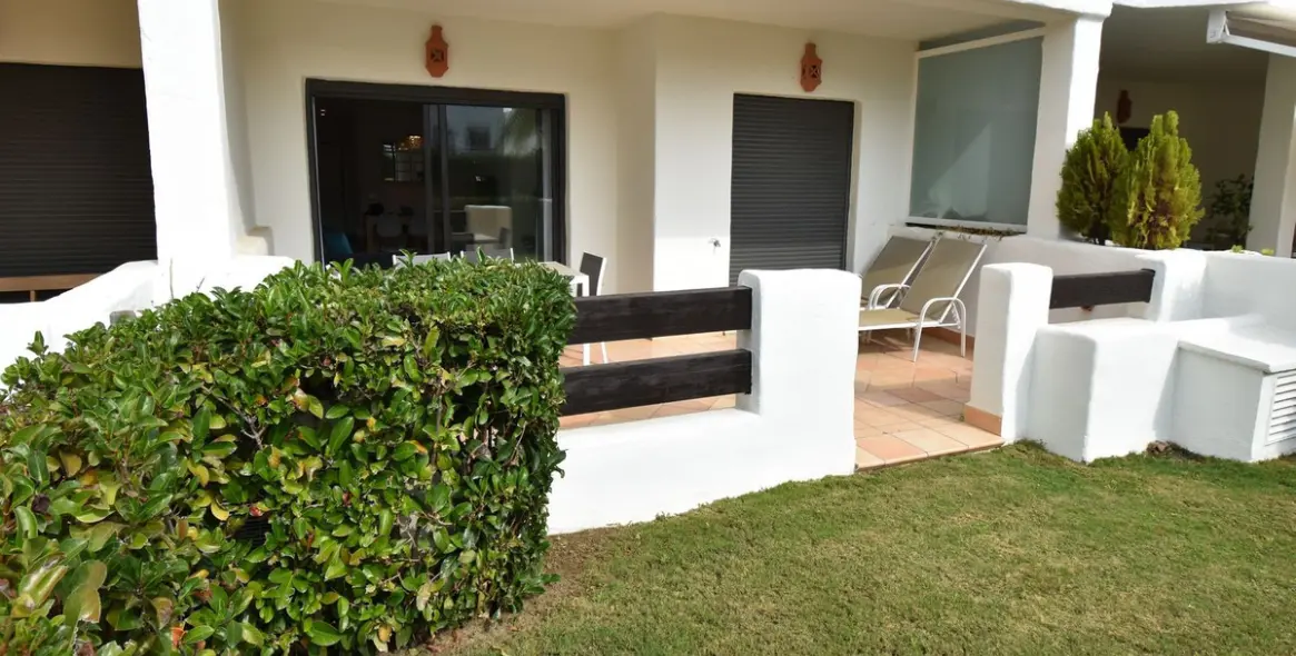 Sale of ground floor apartment in Estepona 39