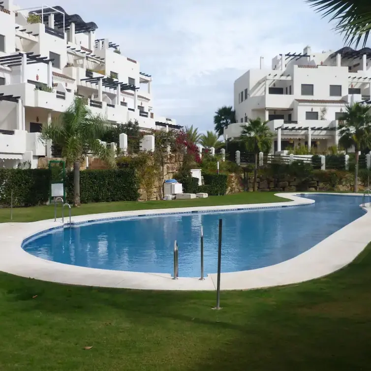 Sale of ground floor apartment in Estepona