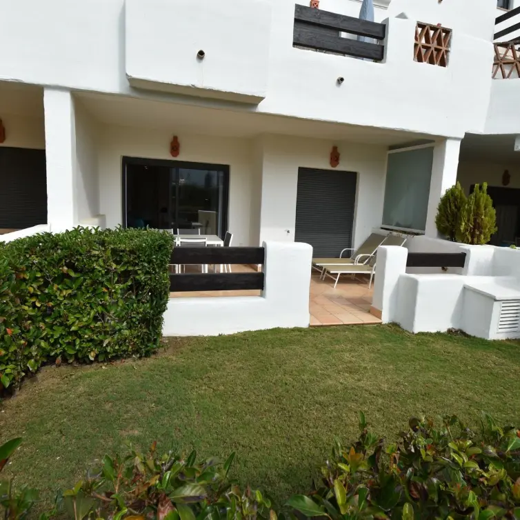 Sale of ground floor apartment in Estepona