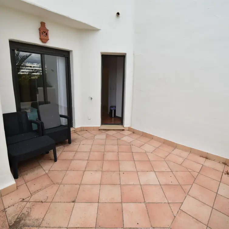 Sale of ground floor apartment in Estepona