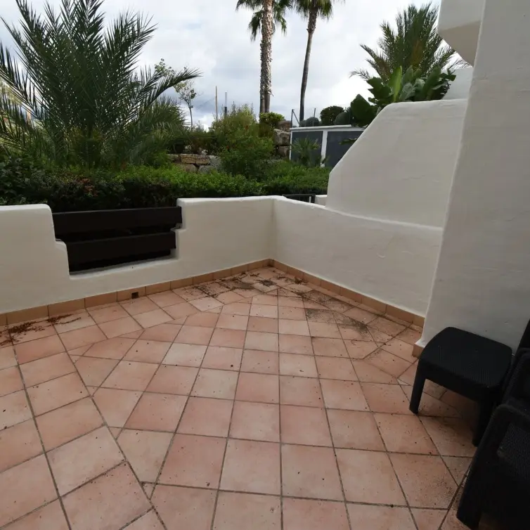 Sale of ground floor apartment in Estepona