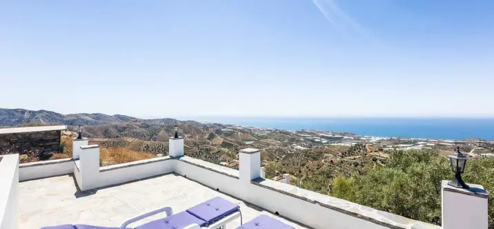 Sale of finca - cortijo in Sayalonga 0