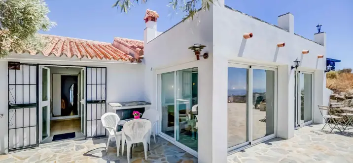 Sale of finca - cortijo in Sayalonga 1