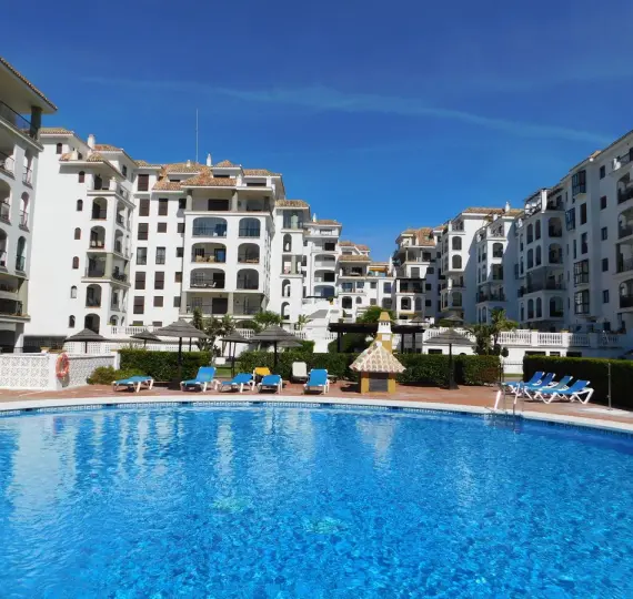 Продажа апартаментов на первом этаже в La Duquesa