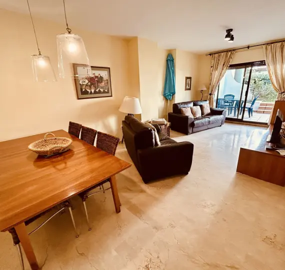 Продажа апартаментов на первом этаже в La Duquesa