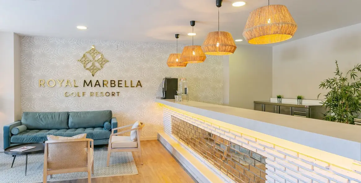 Sale of middle floor apartment in Benahavís 17