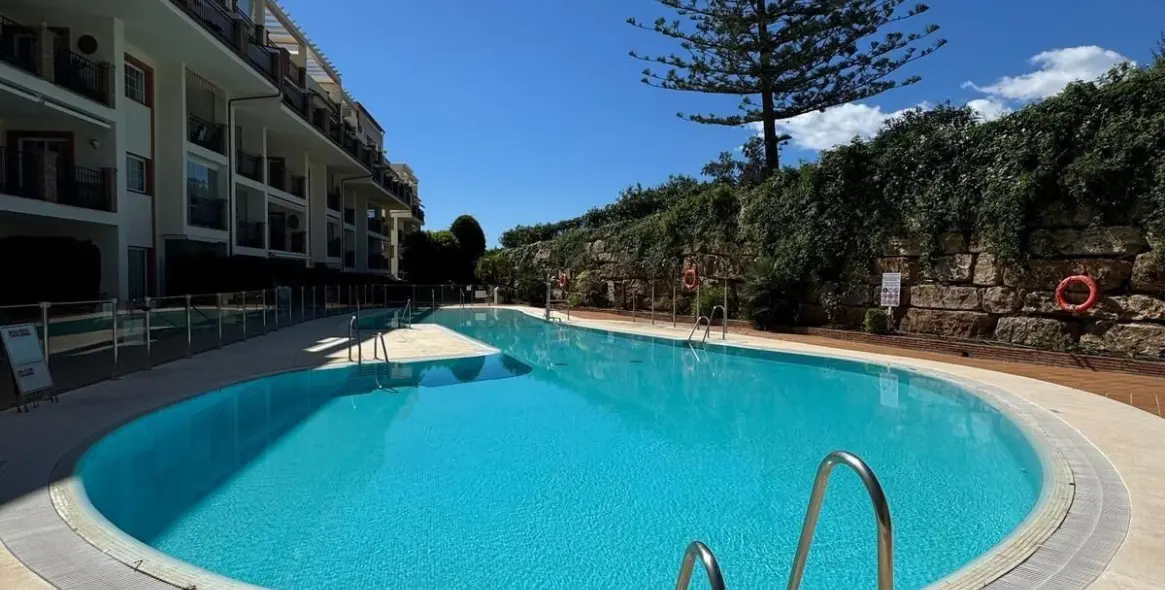 Продажа апартаментов на среднем этаже в Mijas Golf 2