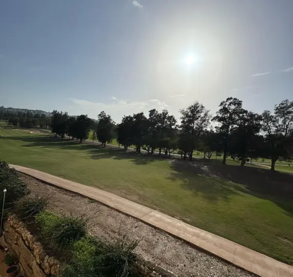 Продажа апартаментов на среднем этаже в Mijas Golf