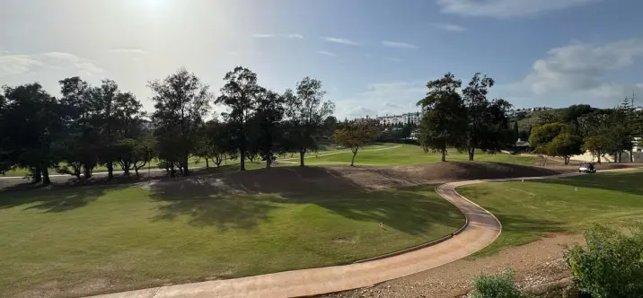 Продажа апартаментов на среднем этаже в Mijas Golf 4