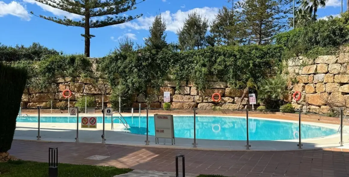 Продажа апартаментов на среднем этаже в Mijas Golf 6