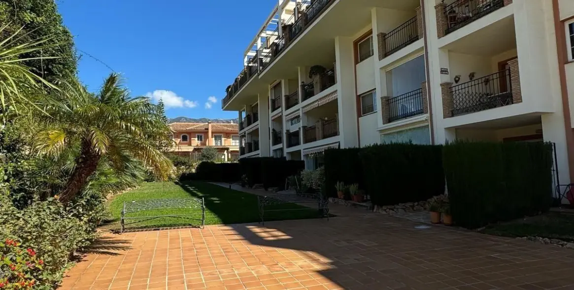 Продажа апартаментов на среднем этаже в Mijas Golf 7