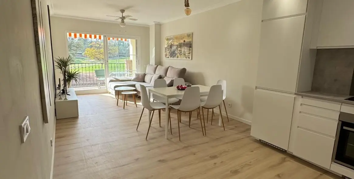 Продажа апартаментов на среднем этаже в Mijas Golf 15