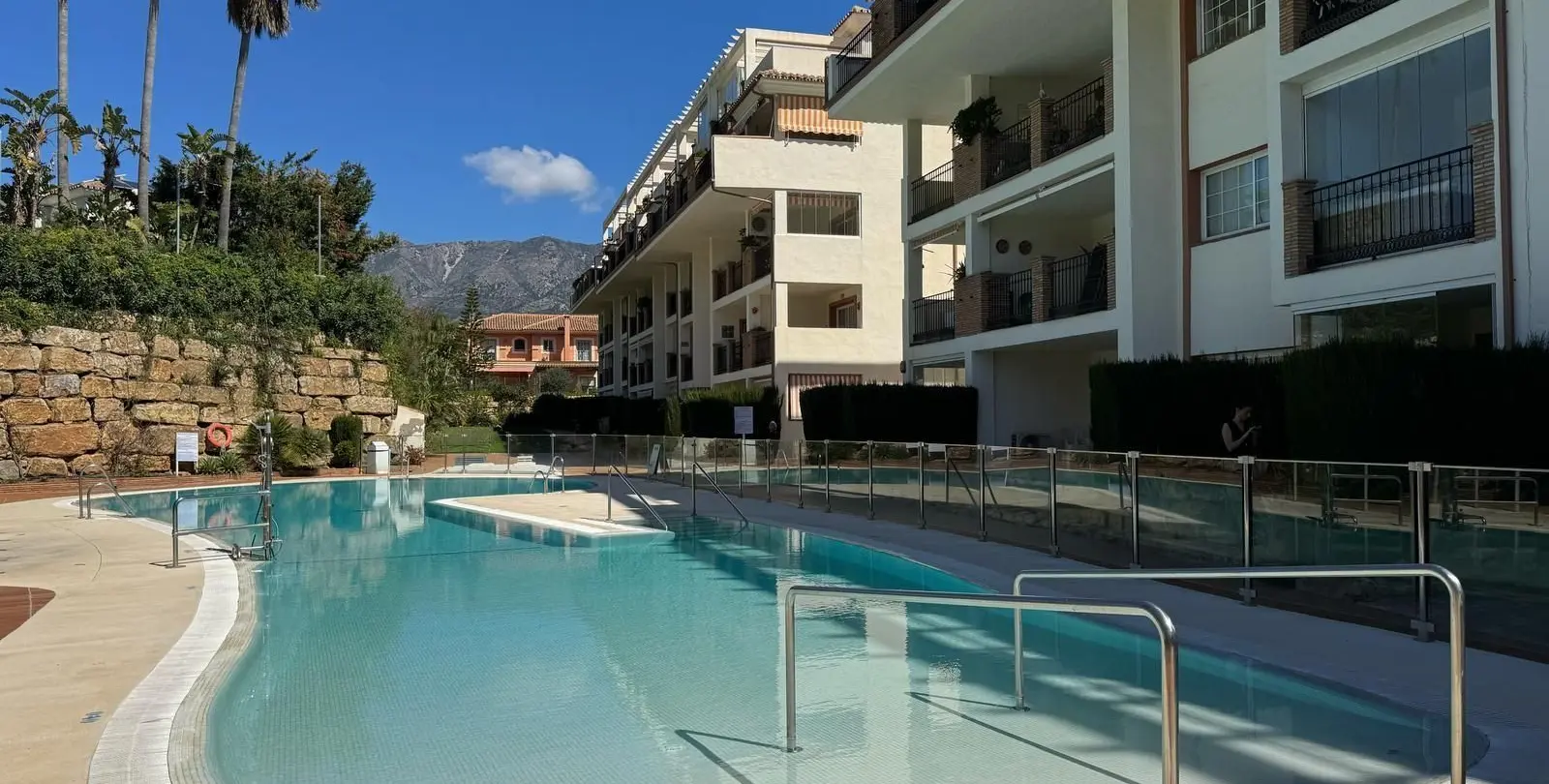 Продажа апартаментов на среднем этаже в Mijas Golf 1