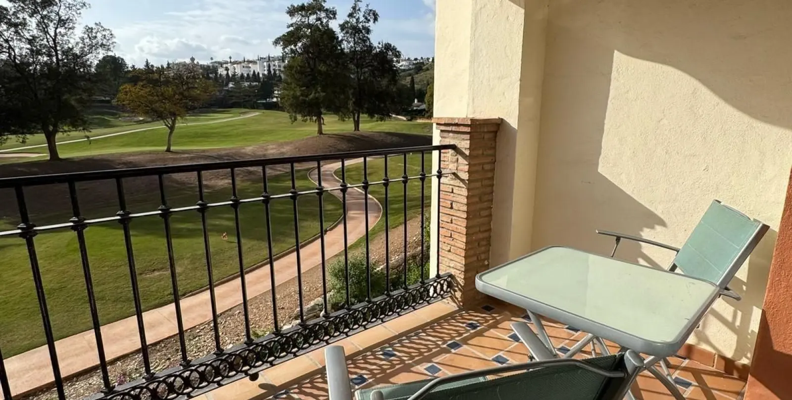 Продажа апартаментов на среднем этаже в Mijas Golf 9