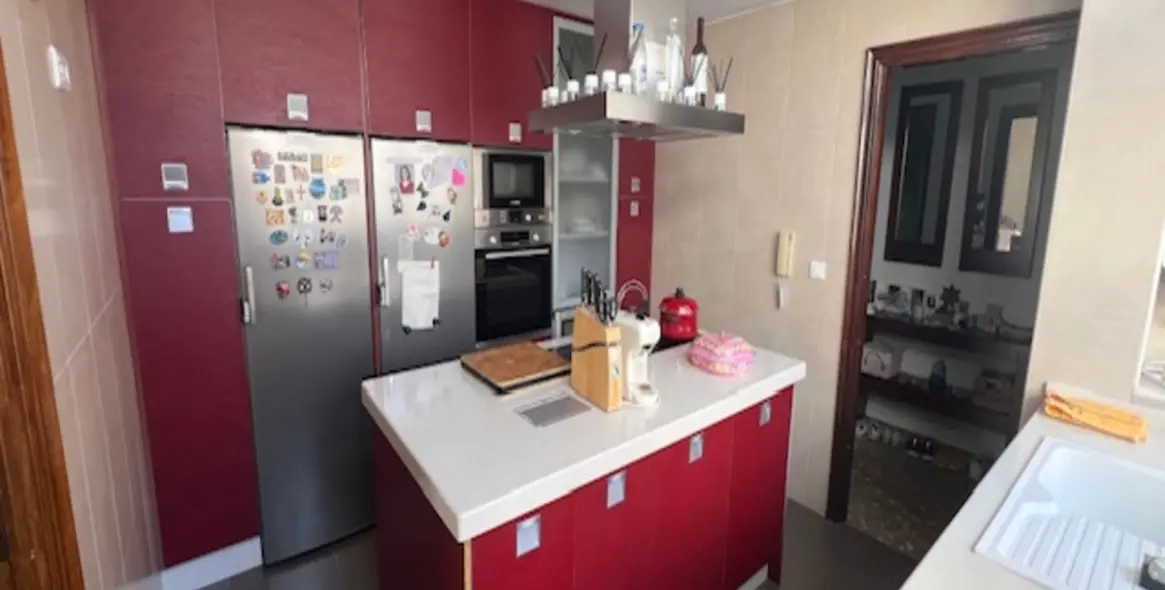 Sale of middle floor apartment in La Trinidad 1