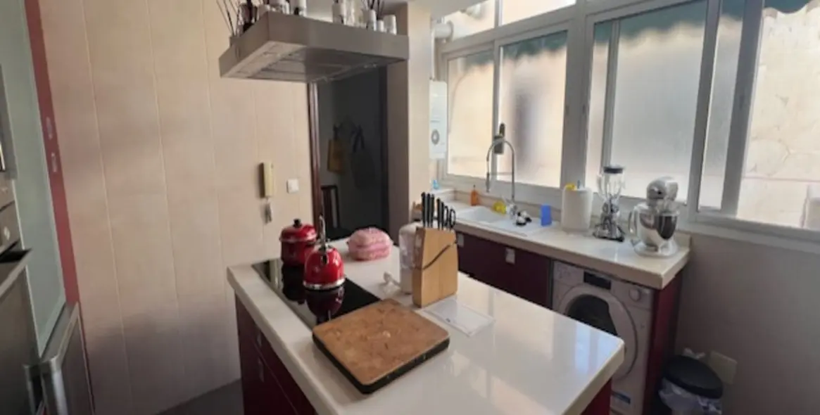 Sale of middle floor apartment in La Trinidad 2