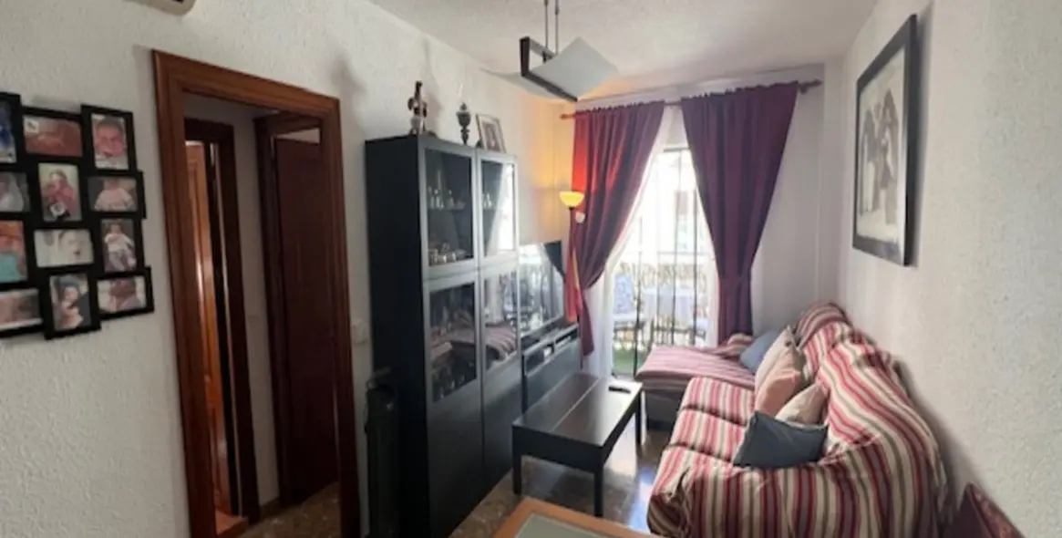 Sale of middle floor apartment in La Trinidad 6