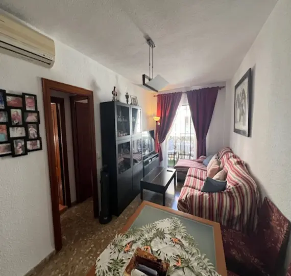 Middle floor apartment R5136502