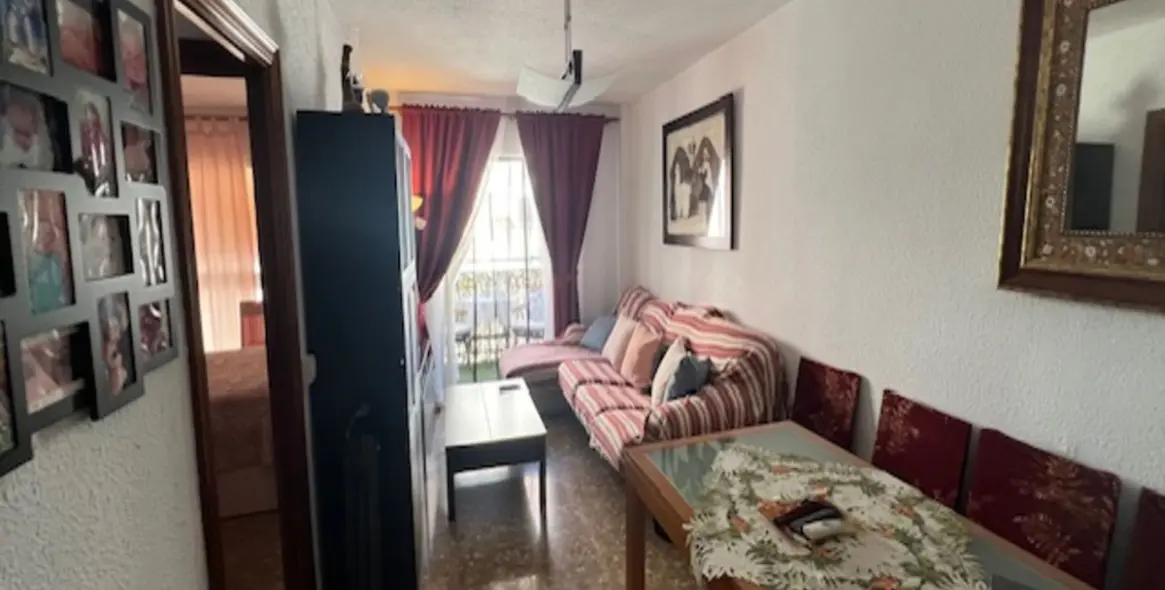 Sale of middle floor apartment in La Trinidad 7