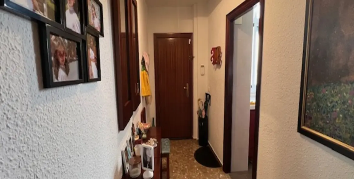 Sale of middle floor apartment in La Trinidad 9