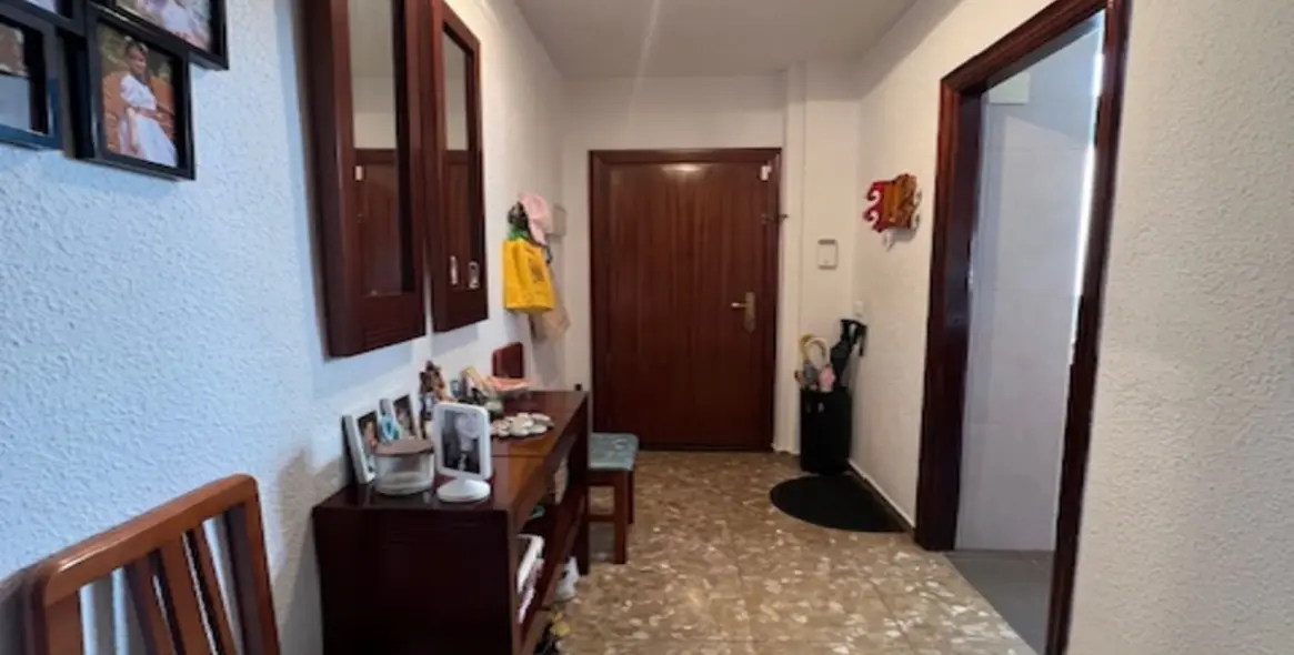 Sale of middle floor apartment in La Trinidad 10