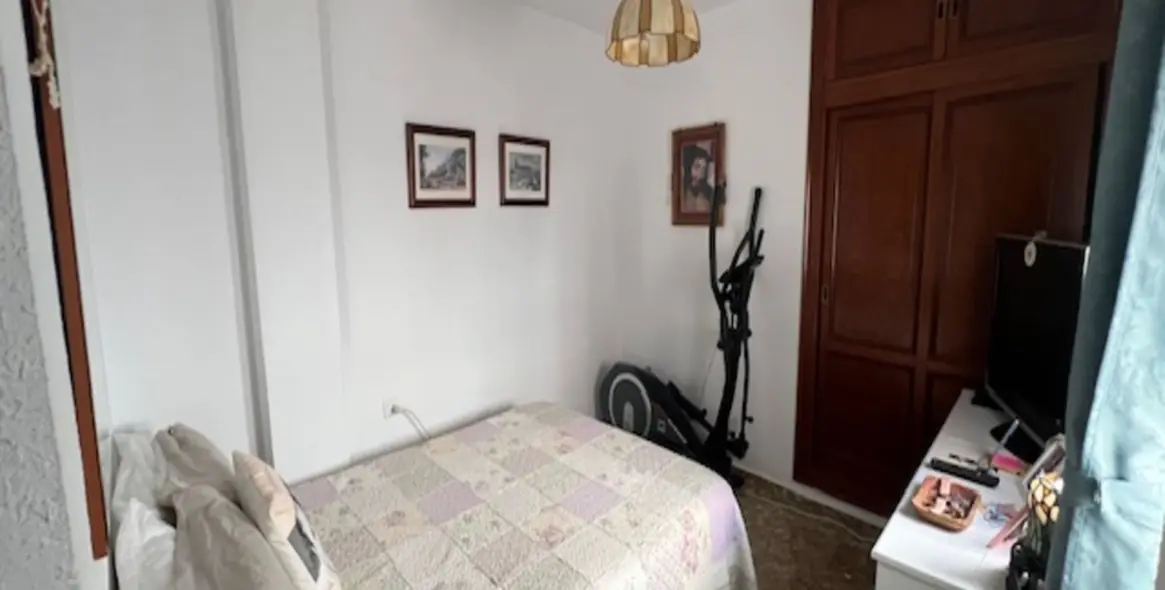 Sale of middle floor apartment in La Trinidad 11