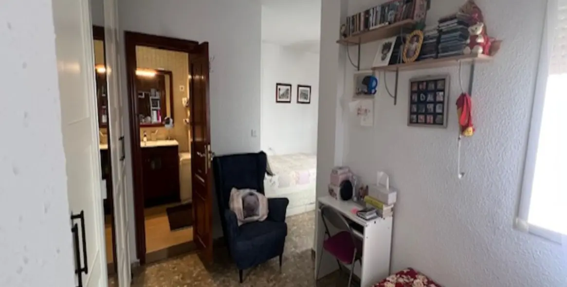 Sale of middle floor apartment in La Trinidad 17