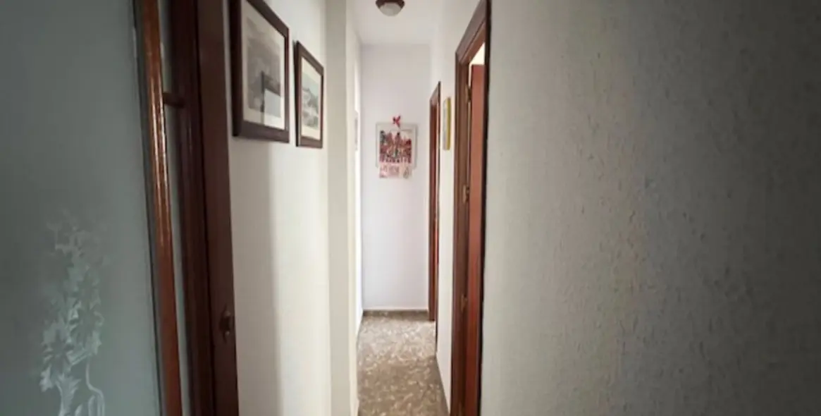 Sale of middle floor apartment in La Trinidad 19