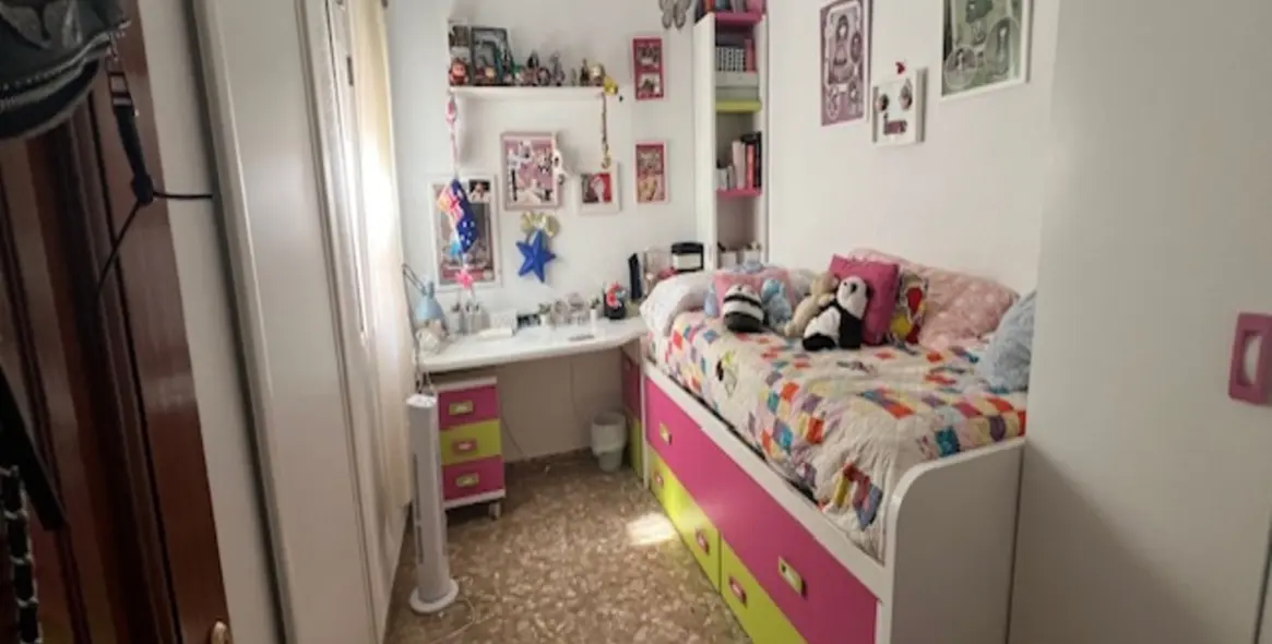 Sale of middle floor apartment in La Trinidad 20