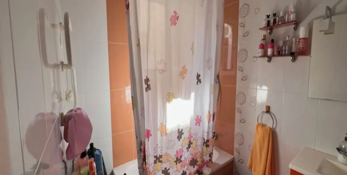 Sale of middle floor apartment in La Trinidad 27