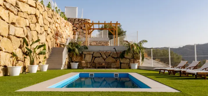 Sale of detached villa in Viñuela 1