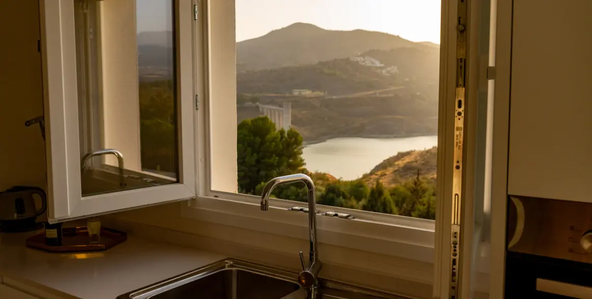 Sale of detached villa in Viñuela 9