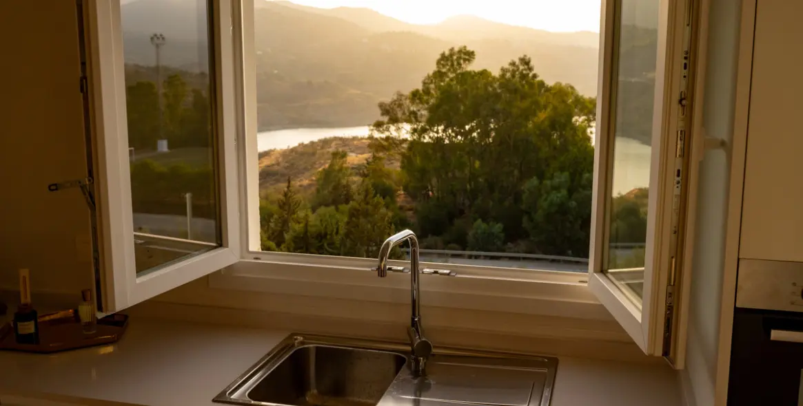 Sale of detached villa in Viñuela 10