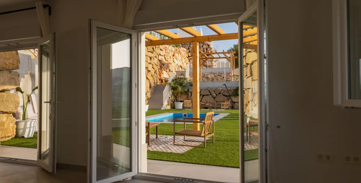 Sale of detached villa in Viñuela 11