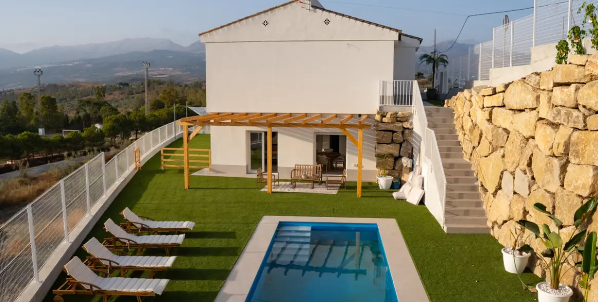 Продажа  отдельно стоящей виллы в Viñuela 47