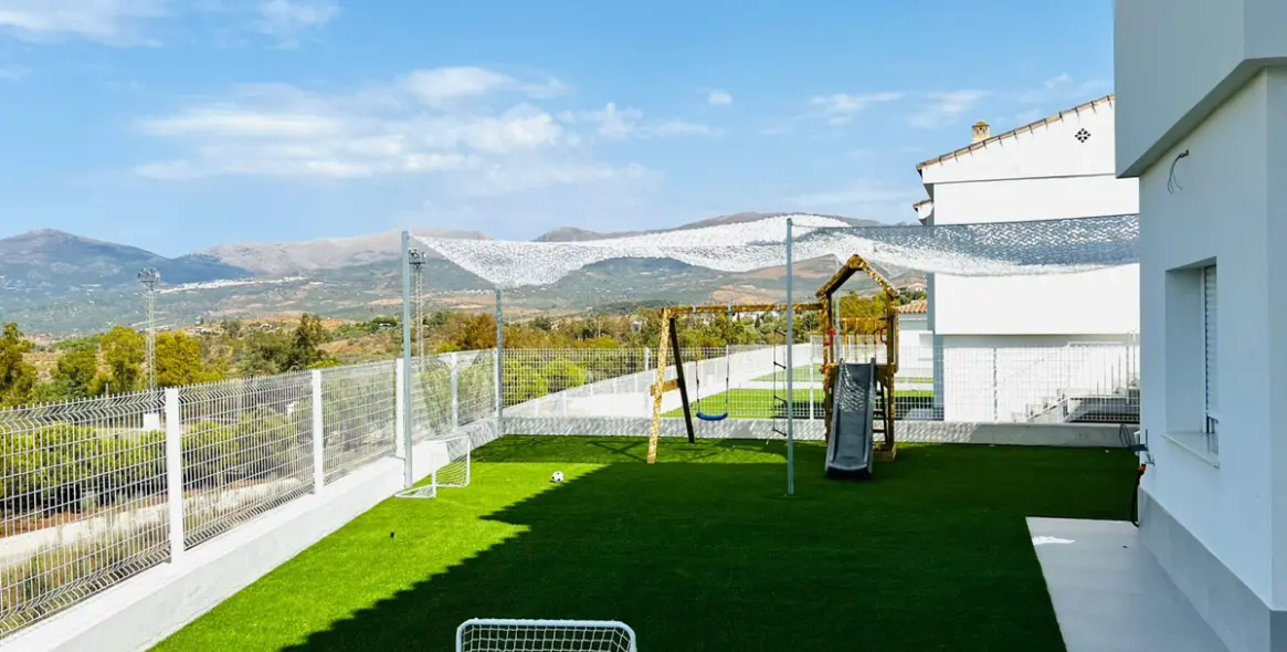 Продажа  отдельно стоящей виллы в Viñuela 54