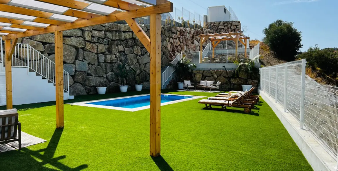 Продажа  отдельно стоящей виллы в Viñuela 55