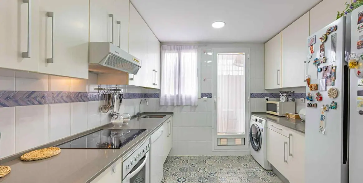 Sale of penthouse in Casares 3