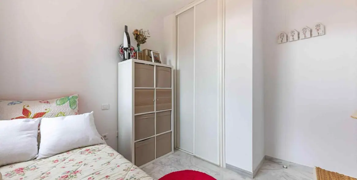 Sale of penthouse in Casares 6