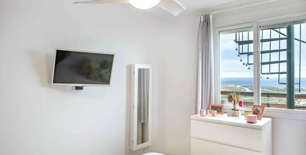 Sale of penthouse in Casares 7