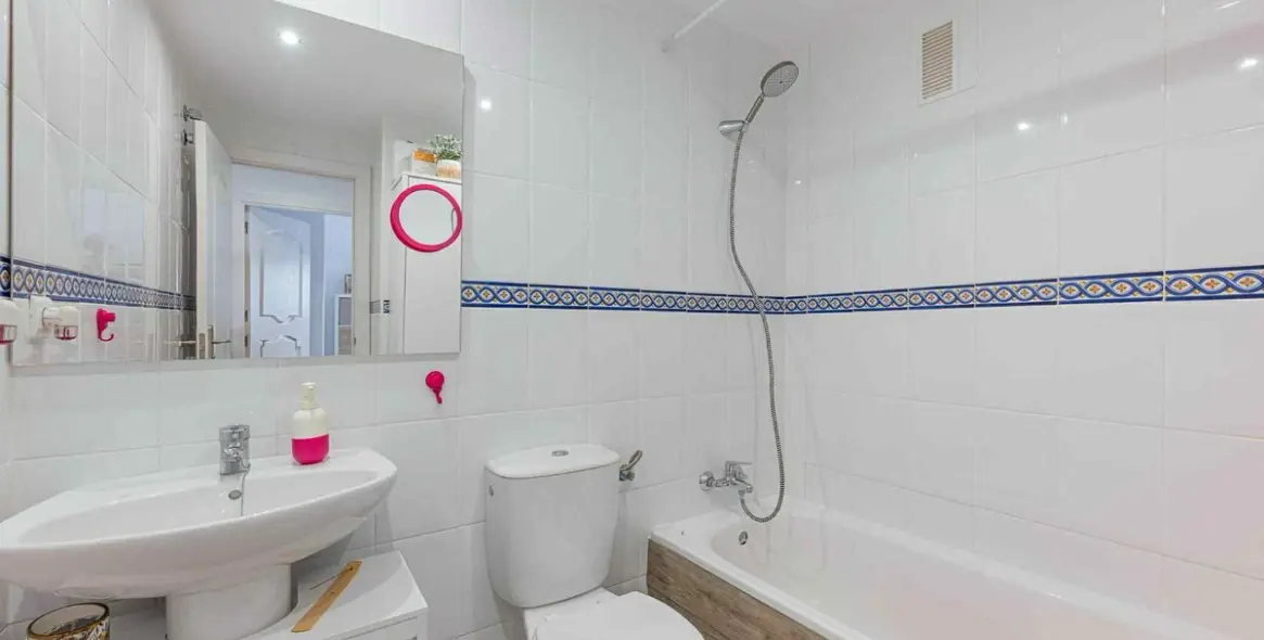 Sale of penthouse in Casares 8