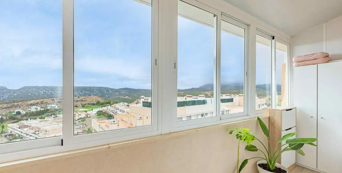 Sale of penthouse in Casares 11