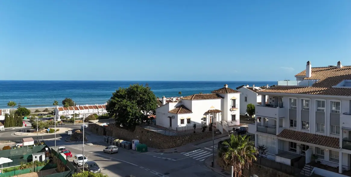 Sale of penthouse duplex in Manilva 1