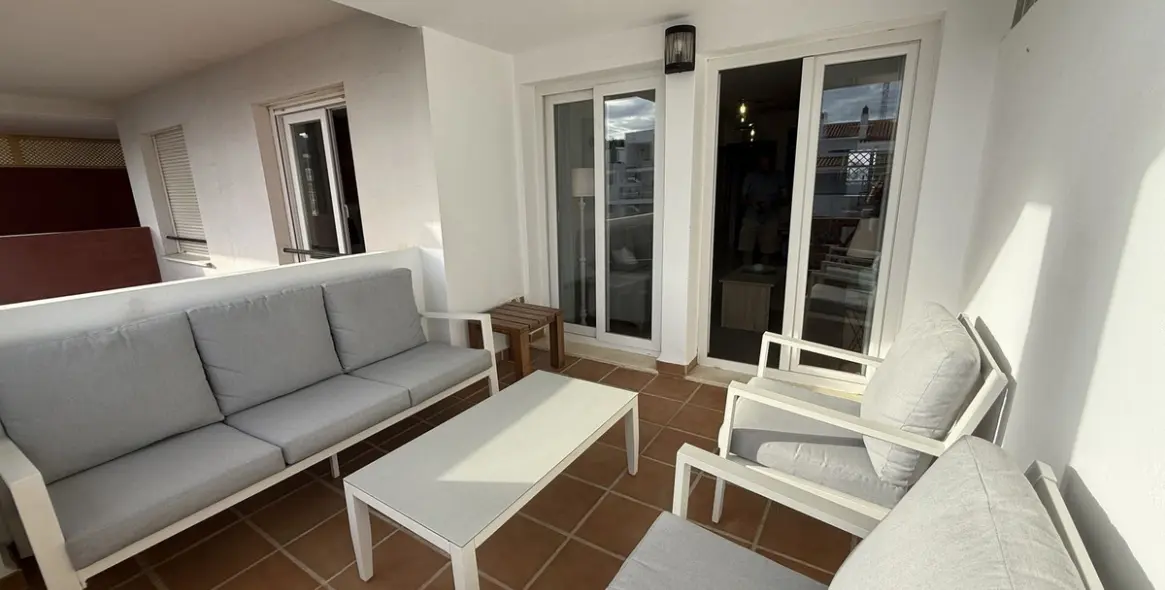 Sale of penthouse duplex in Manilva 12