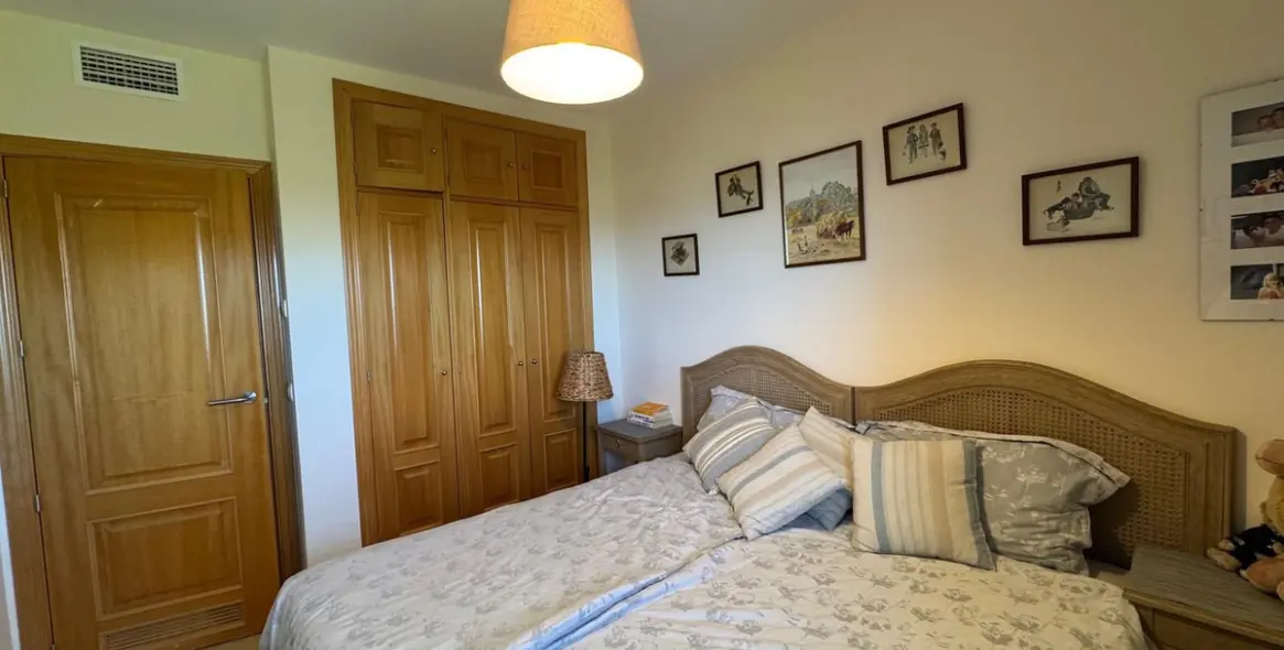 Sale of penthouse duplex in Manilva 16