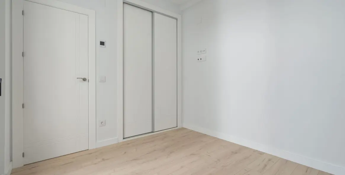 Sale of middle floor apartment in Fuengirola 18