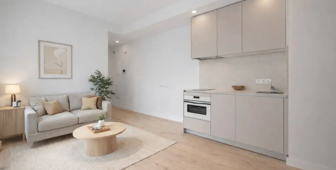 Sale of middle floor apartment in Fuengirola 1